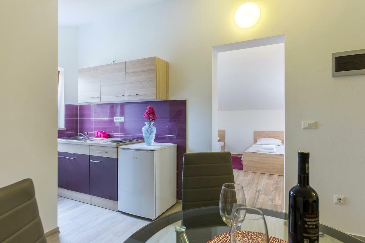 Apartmani Suzi Pula Eksteriør billede