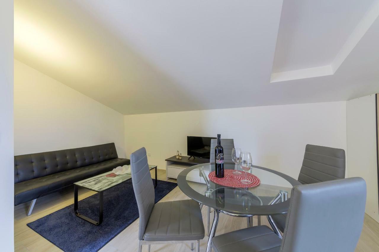 Apartmani Suzi Pula Eksteriør billede