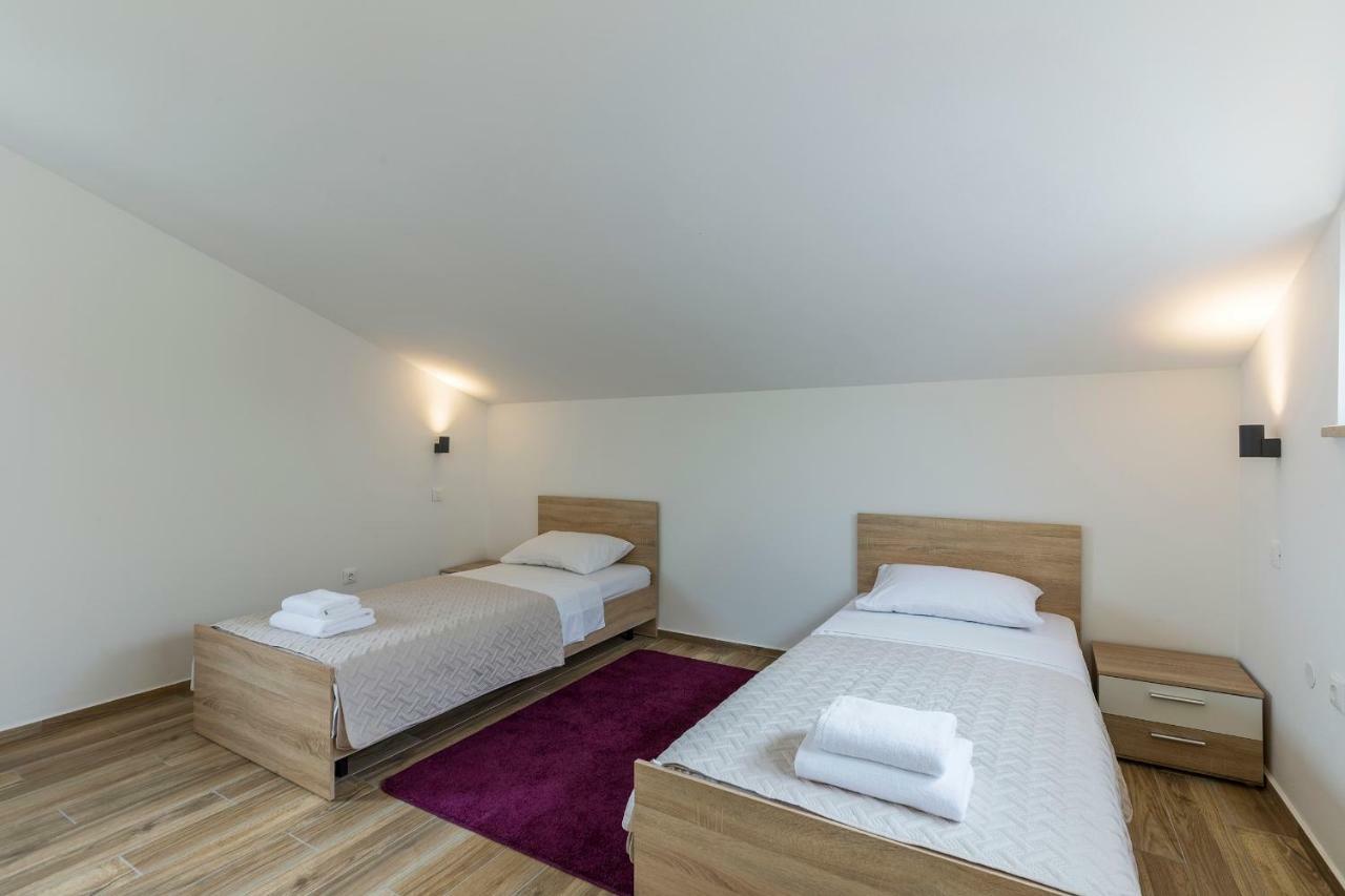Apartmani Suzi Pula Eksteriør billede
