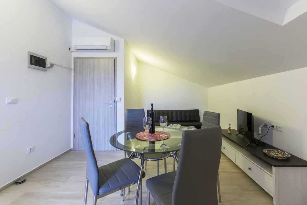 Apartmani Suzi Pula Eksteriør billede