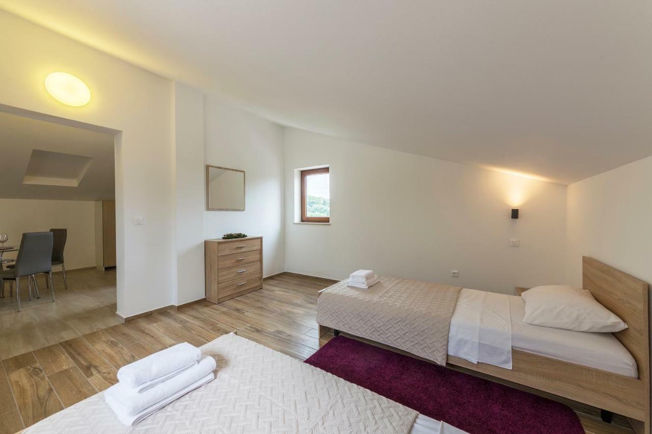 Apartmani Suzi Pula Eksteriør billede