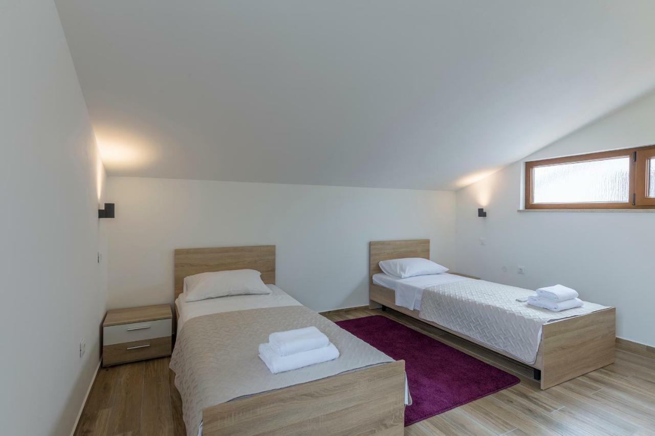 Apartmani Suzi Pula Eksteriør billede