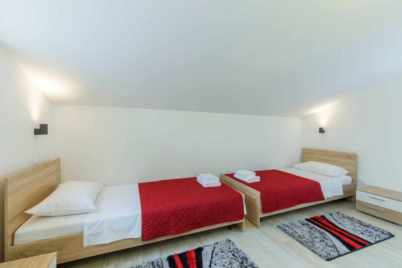 Apartmani Suzi Pula Eksteriør billede